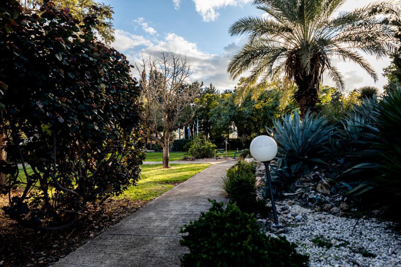 Nes Ammim Hotel Exterior foto