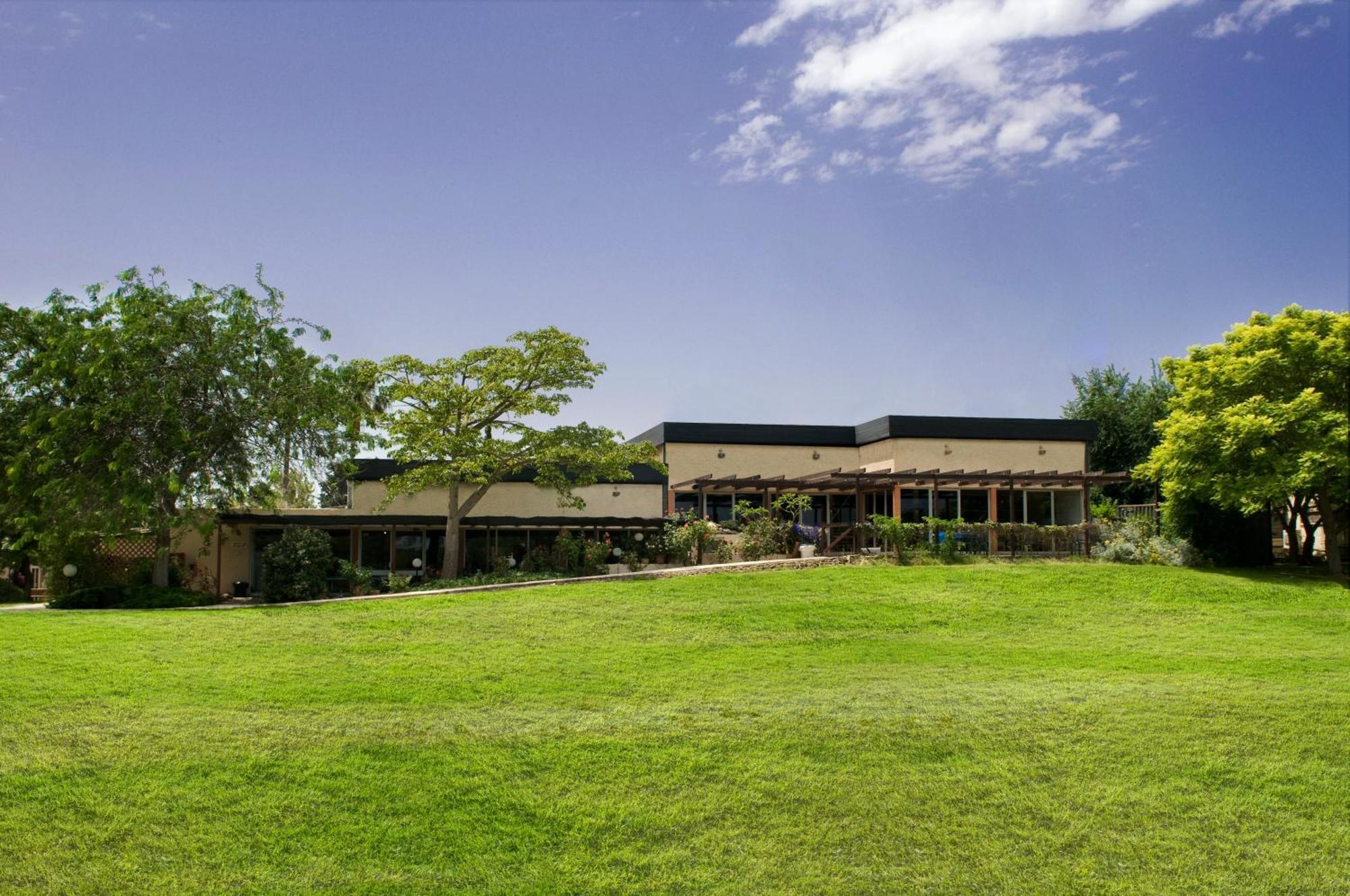 Nes Ammim Hotel Exterior foto