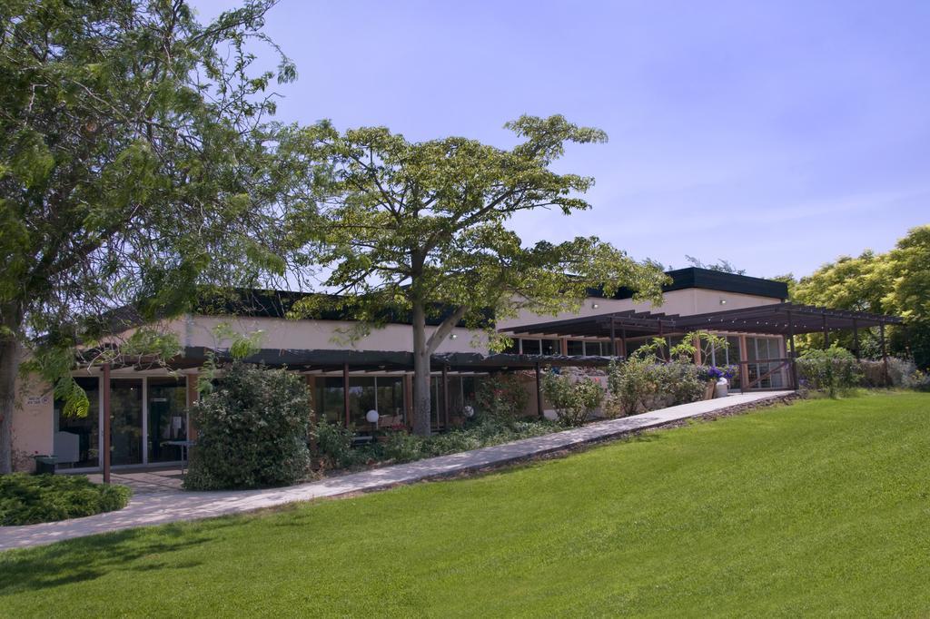 Nes Ammim Hotel Exterior foto